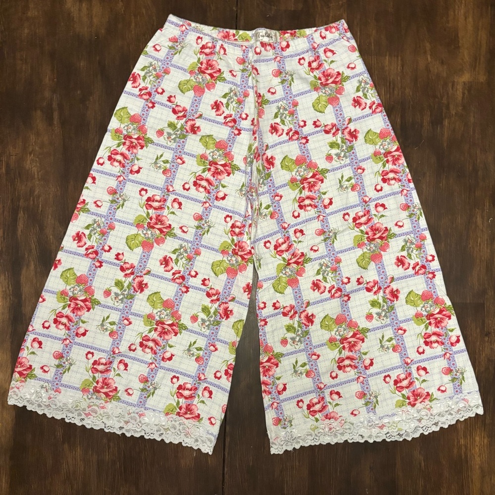 Women’s Pink Floral Lace-Trim Pajama Set - Picture 3 of 5